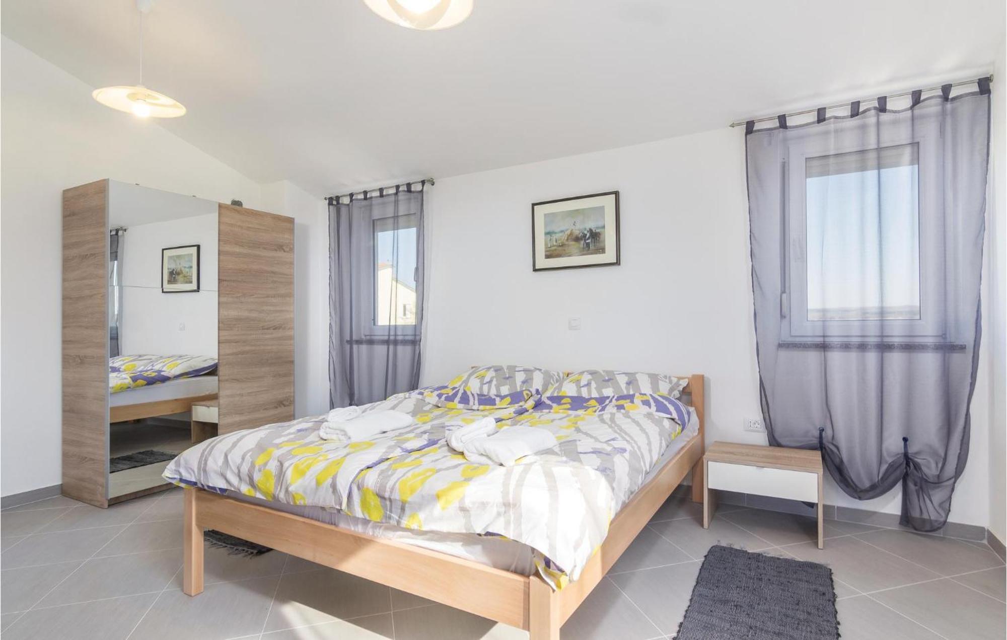 8 Bedroom Awesome Home In Пула Екстер'єр фото