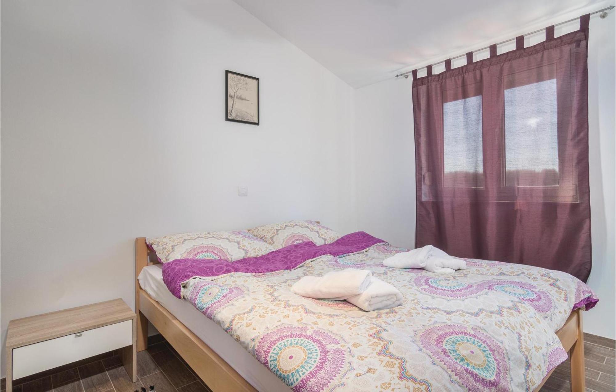 8 Bedroom Awesome Home In Пула Екстер'єр фото