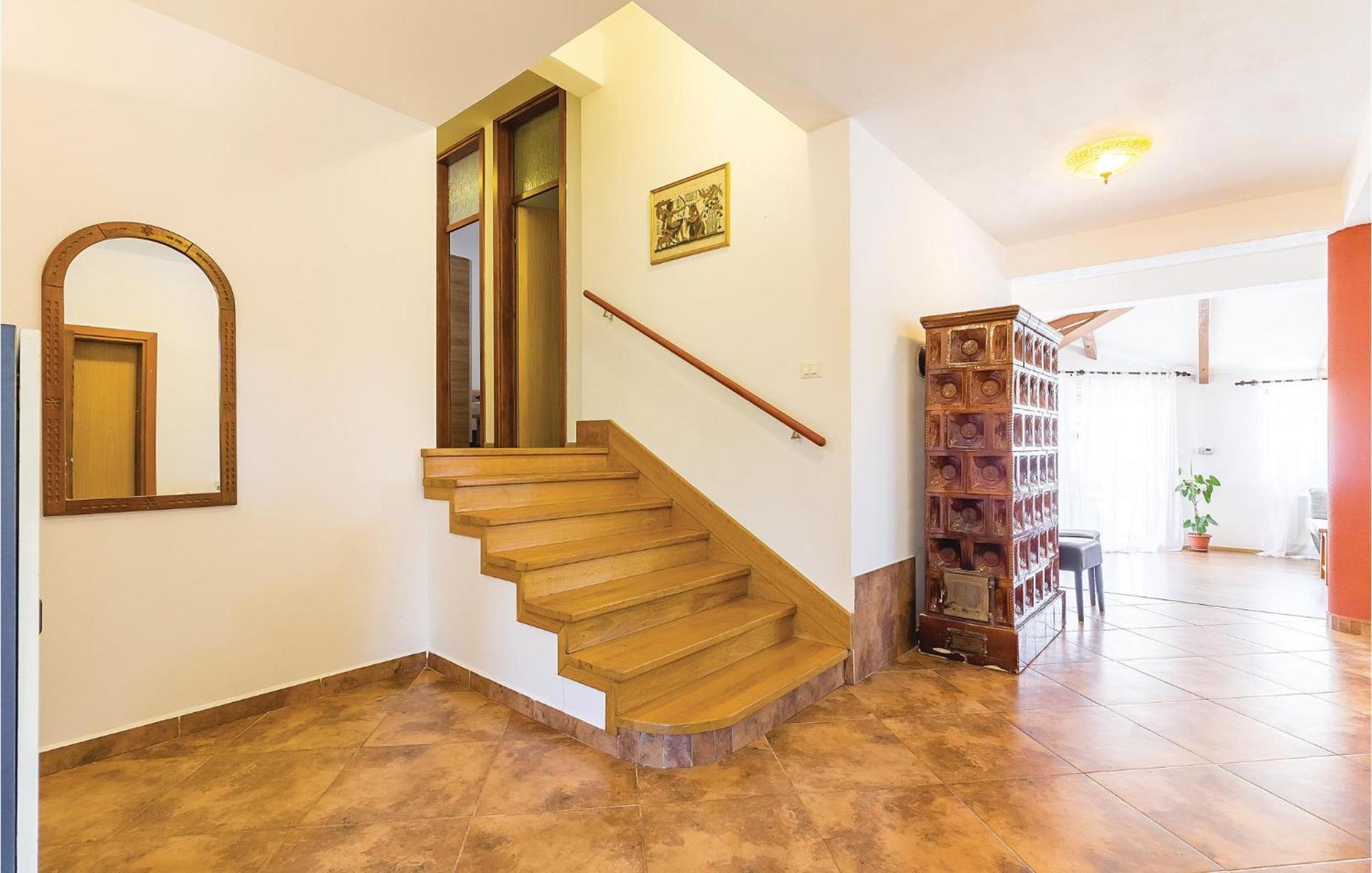 8 Bedroom Awesome Home In Пула Екстер'єр фото