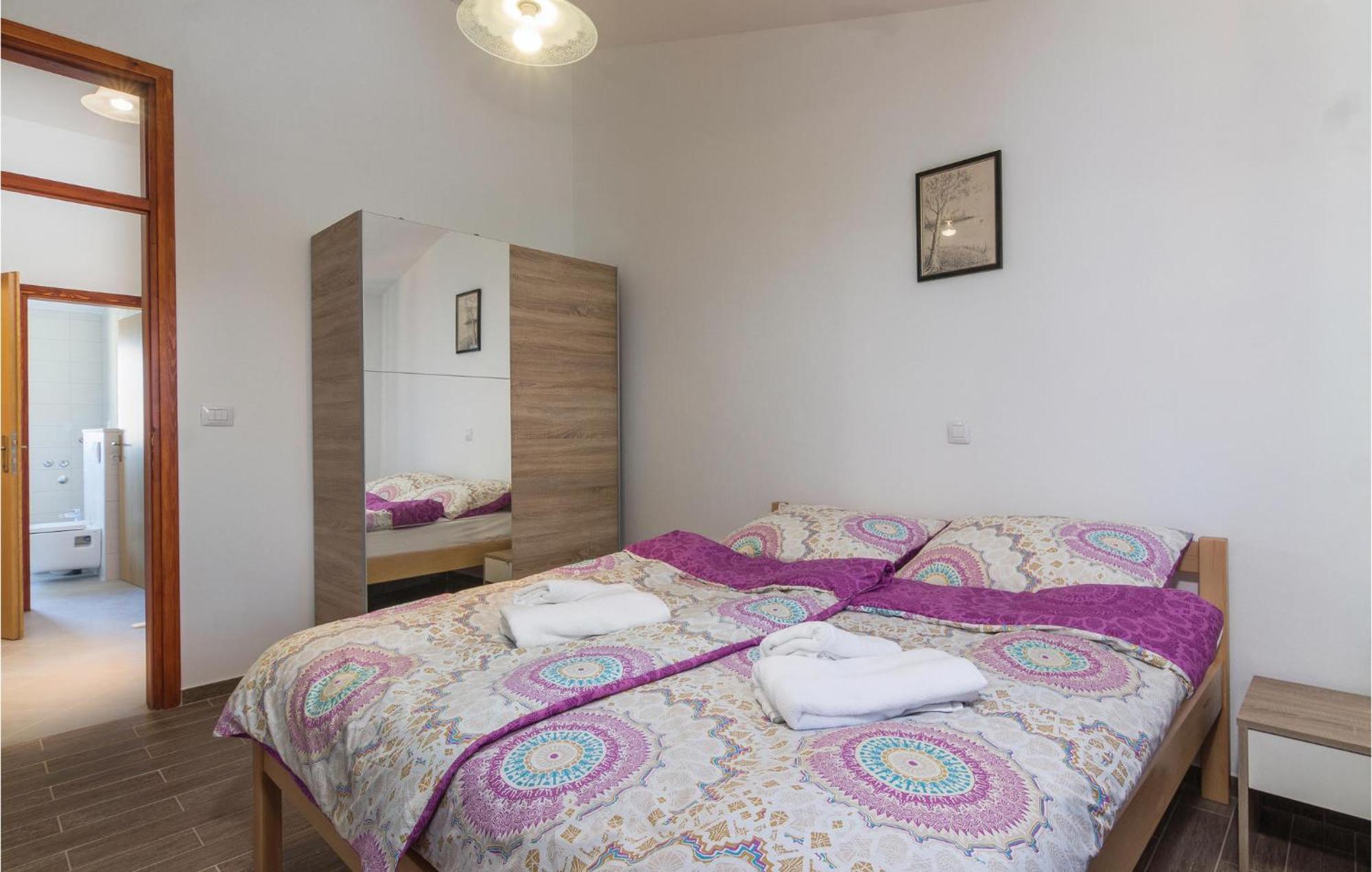 8 Bedroom Awesome Home In Пула Екстер'єр фото